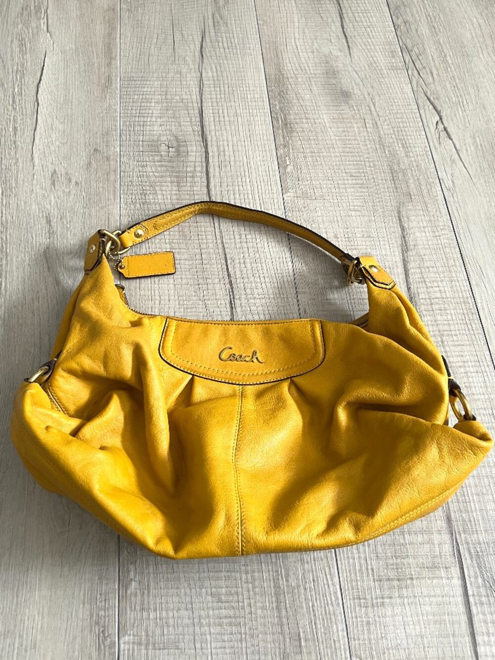 Coach Yellow Leather Ashley Hobo Y2K Retro Shoulder Bag Purse